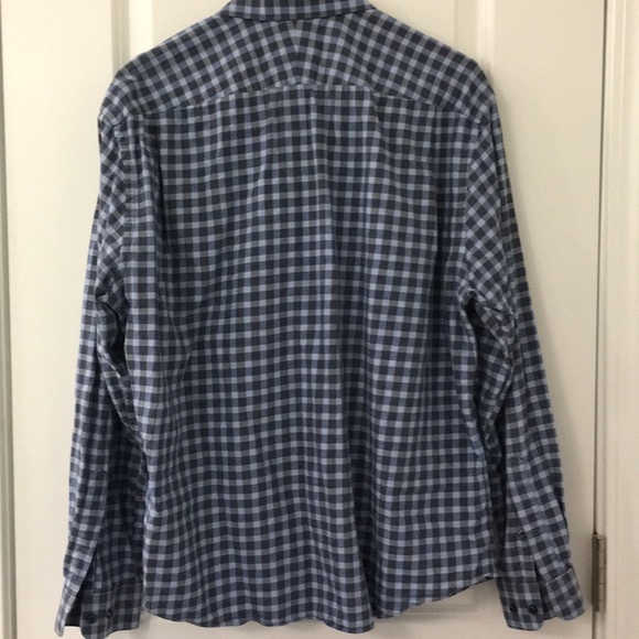 Button down - Picture 4 of 4